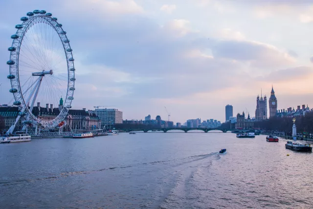 Image of London Eye at sunset